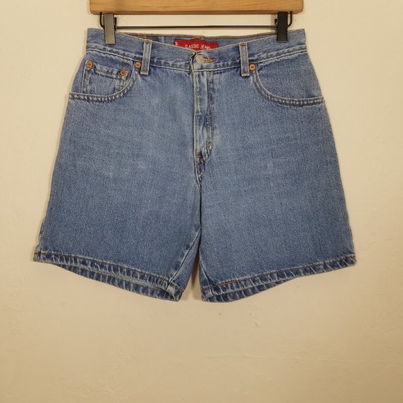 Levi's Pants - Levi's Classic Fit Jean Shorts Size 6